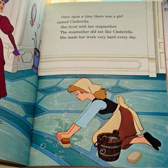 Walt Disney’s Cinderella Hardcover Picture Book - Picture 5 of 13